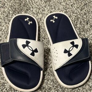 Kids Youth Under Armour size 1 Boys sandals